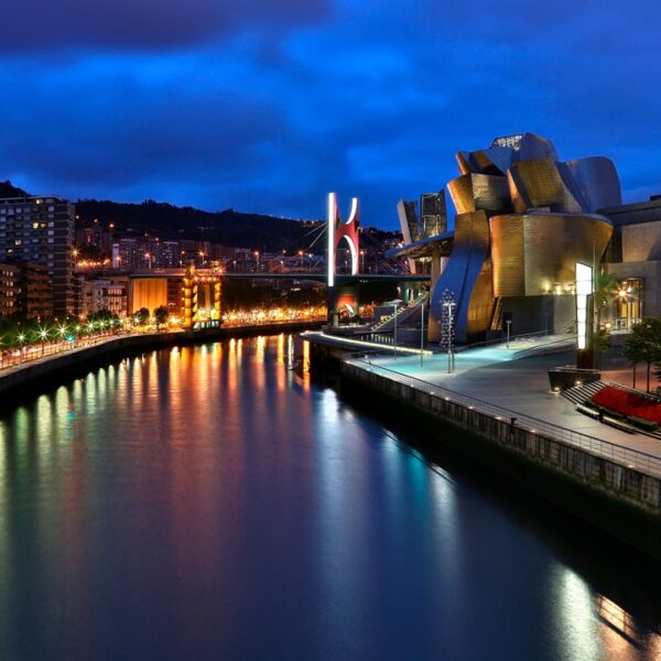 Museo Guggenheim a Bilbao, Spagna