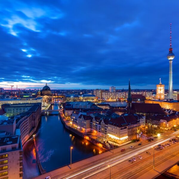 Skyline notturno di Berlino, Germania