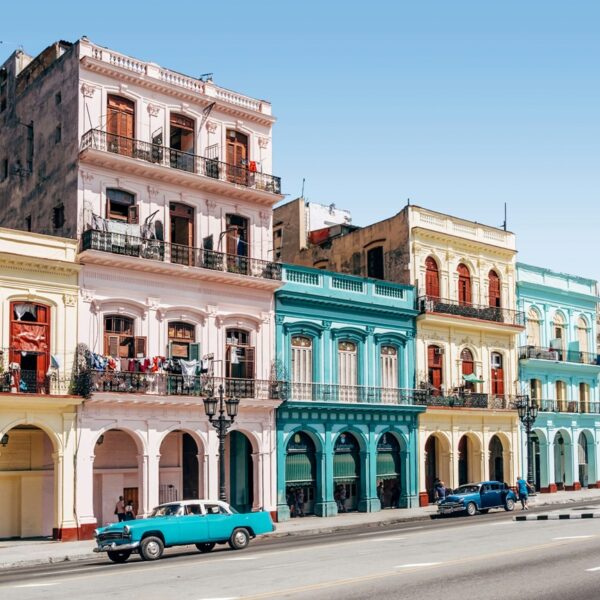 Case coloniali per le strade di L'Avana, Cuba