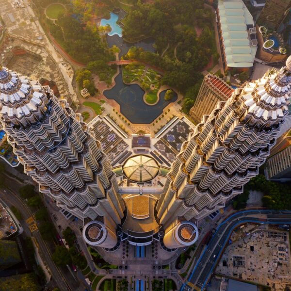 Vista dall'alto delle Petronas Towers a Kuala Lumpur, Malesia