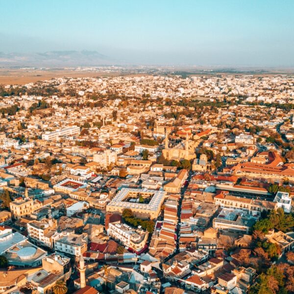 Panorama della città di Nicosia, capitale divisa di Cipro