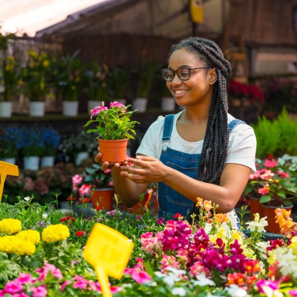 Fiori in vaso a Euroflora, esposizione floreale a Genova