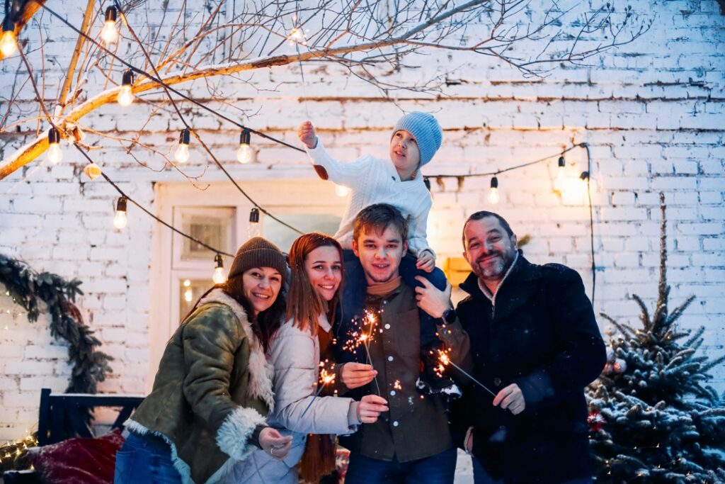 Festa di Capodanno, famiglia felice