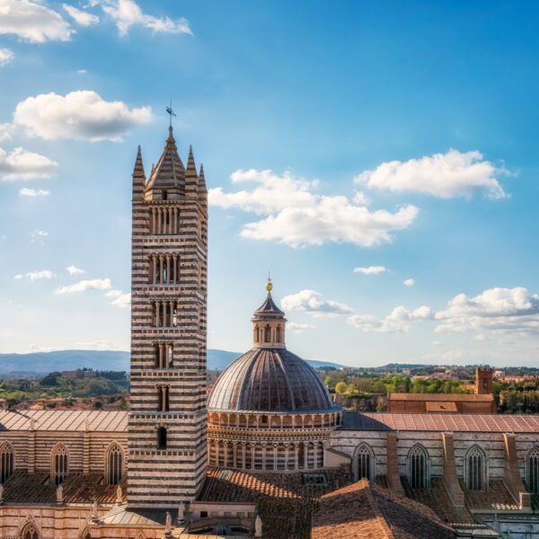 Vista su Cupola e Campanile del Duomo di Siena, Cattedrale di Siena, chiesa medievale