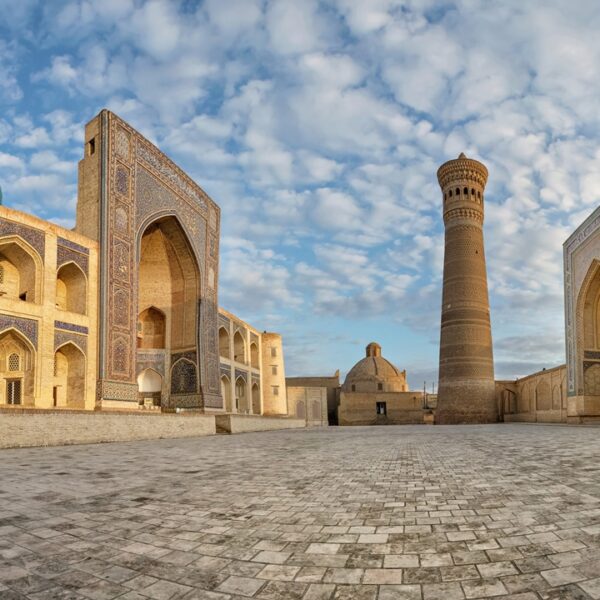 Piazza e complesso religioso Poi Kalan a Bukhara, Uzbekistan