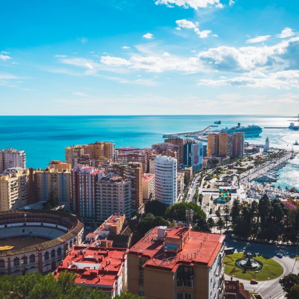 Anfiteatro e porto di Malaga, Spagna