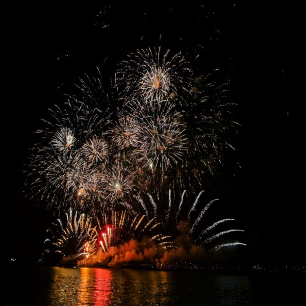 Fuochi d'artificio per Capodanno a Lisbona, Portogallo