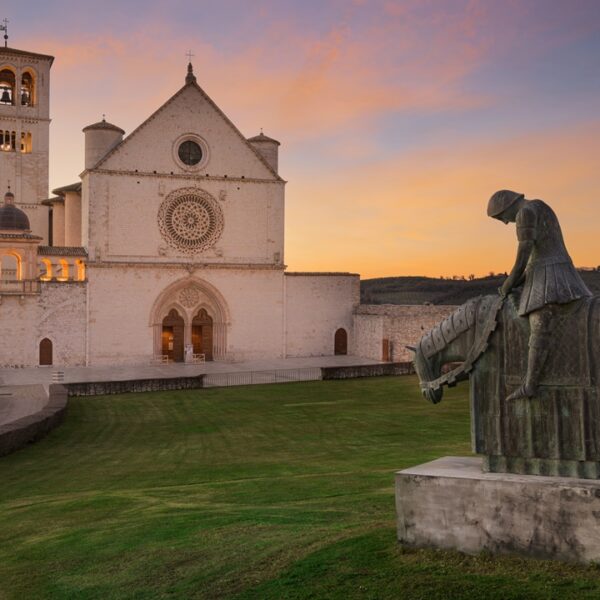 Basilica superiore di San Francesco all'alba, ad Assisi, Umbria